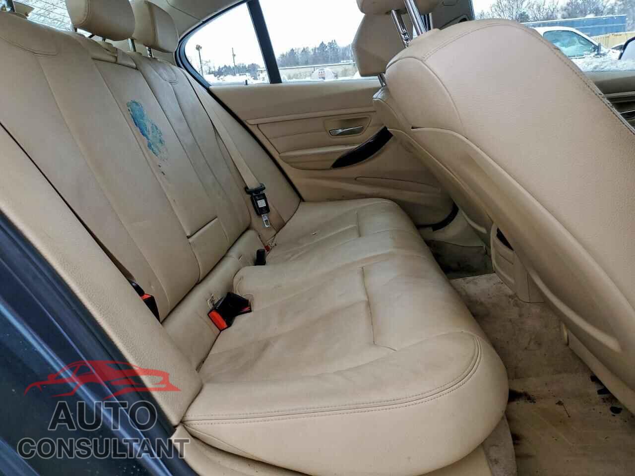 BMW 3 SERIES 2013 - WBA3B3C52DJ898632