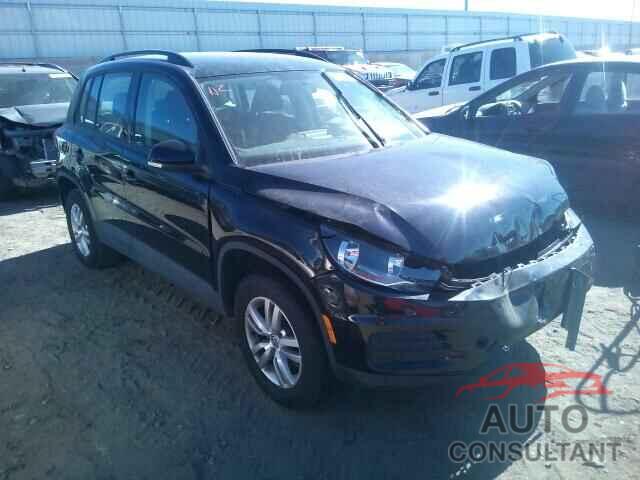 VOLKSWAGEN TIGUAN 2015 - WVGAV7AX1FW551159