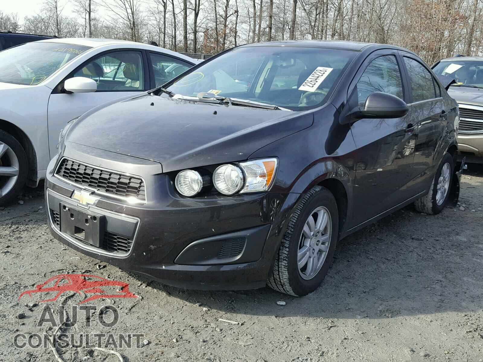 CHEVROLET SONIC 2015 - 1G1JC5SH2F4171998
