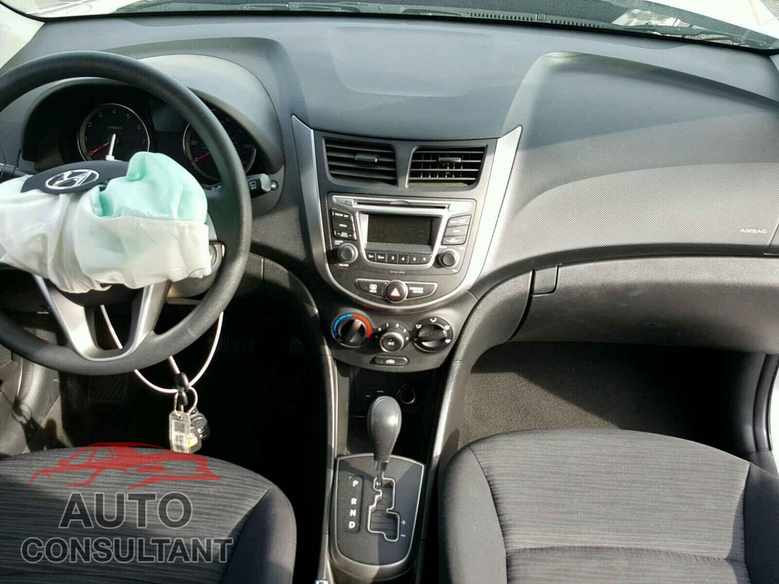 HYUNDAI ACCENT 2017 - KMHCT5AE7HU325885