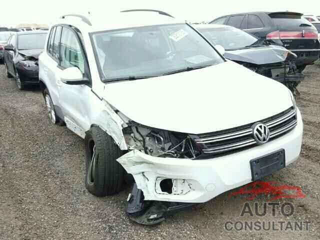 VOLKSWAGEN TIGUAN 2015 - WVGBV7AX3FW539034