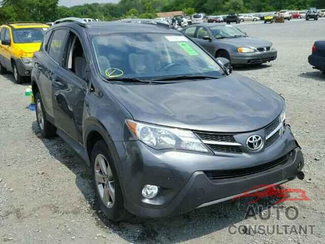 TOYOTA RAV4 2015 - JTMRFREV2FD125372