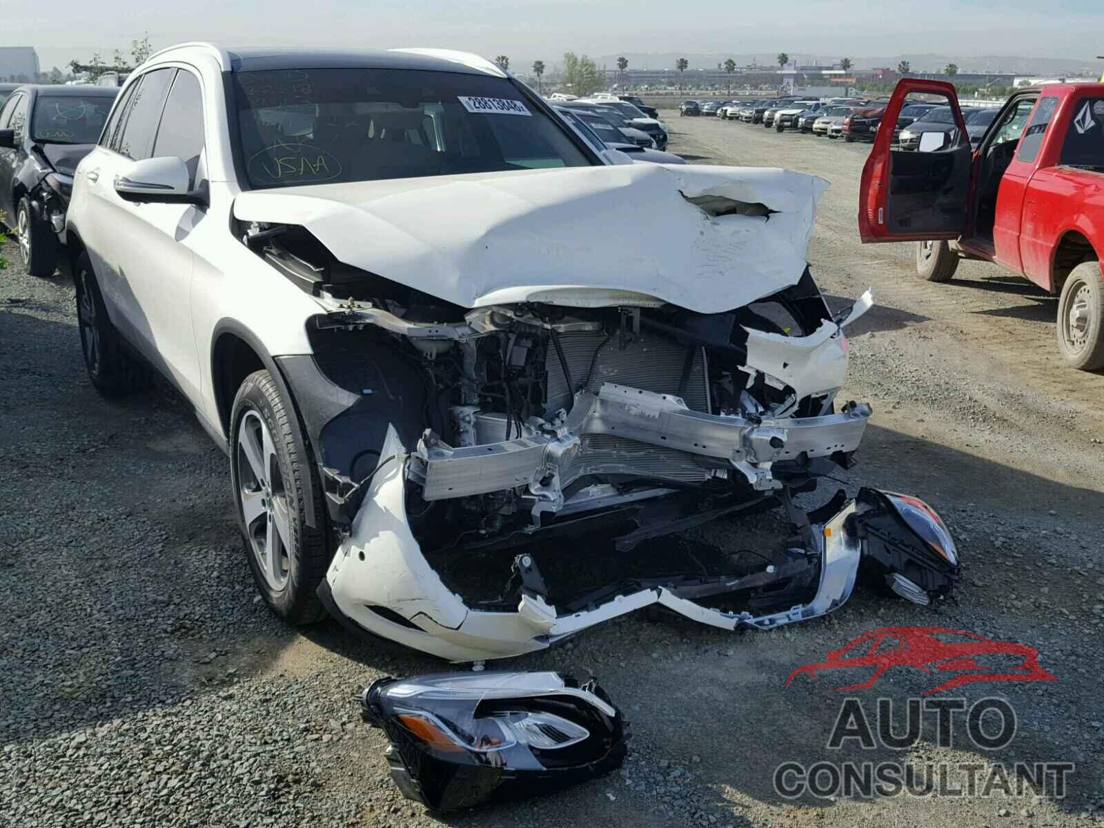 MERCEDES-BENZ GLC300 2017 - WDC0G4KB8HV008132