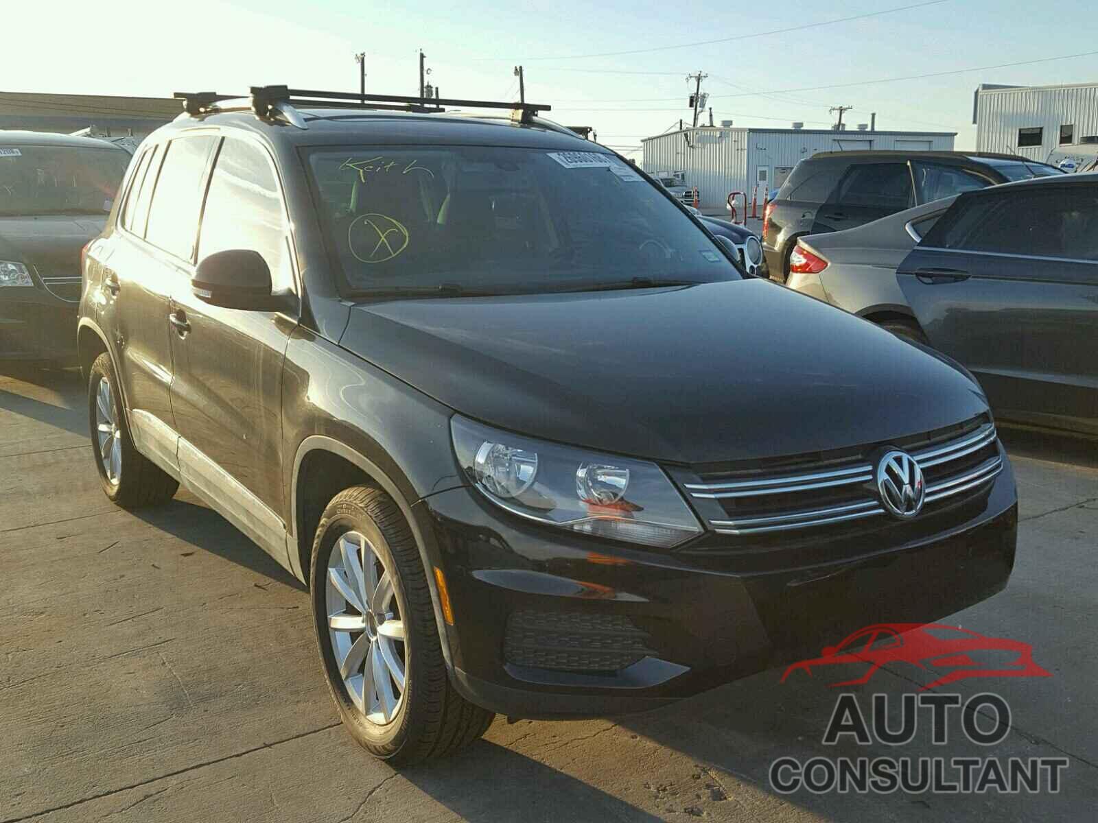 VOLKSWAGEN TIGUAN 2017 - WVGRV7AX2HW506155