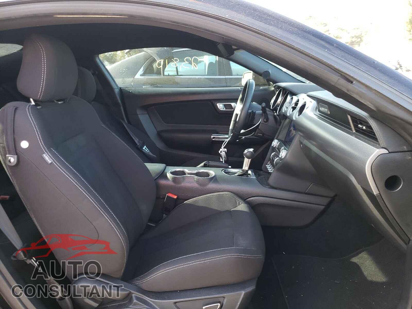FORD MUSTANG 2019 - 1FA6P8TH0K5197155