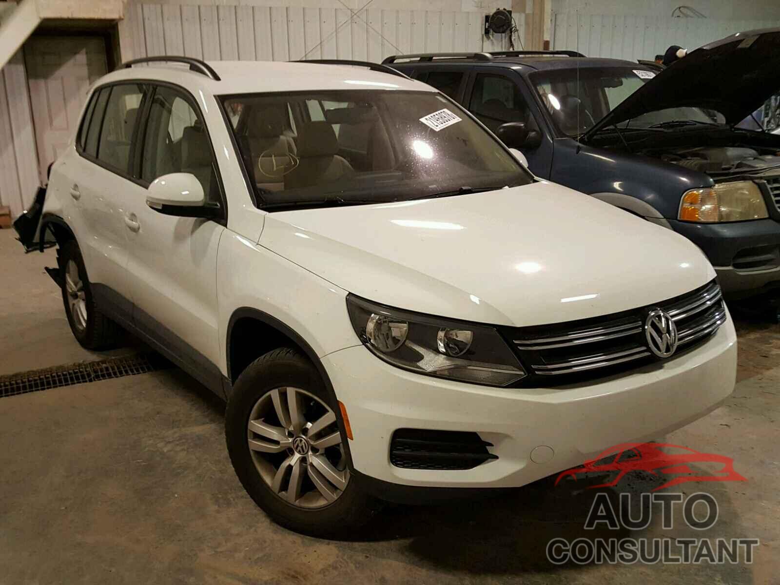 VOLKSWAGEN TIGUAN 2017 - WVGAV7AX3HK021642