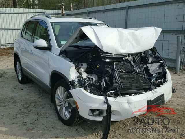 VOLKSWAGEN TIGUAN 2016 - WVGBV7AX4GW551372