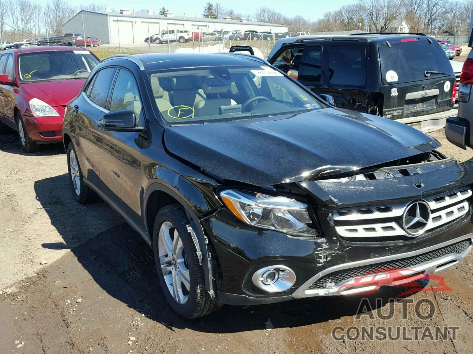 MERCEDES-BENZ GLA250 2018 - WDCTG4GB8JJ428752