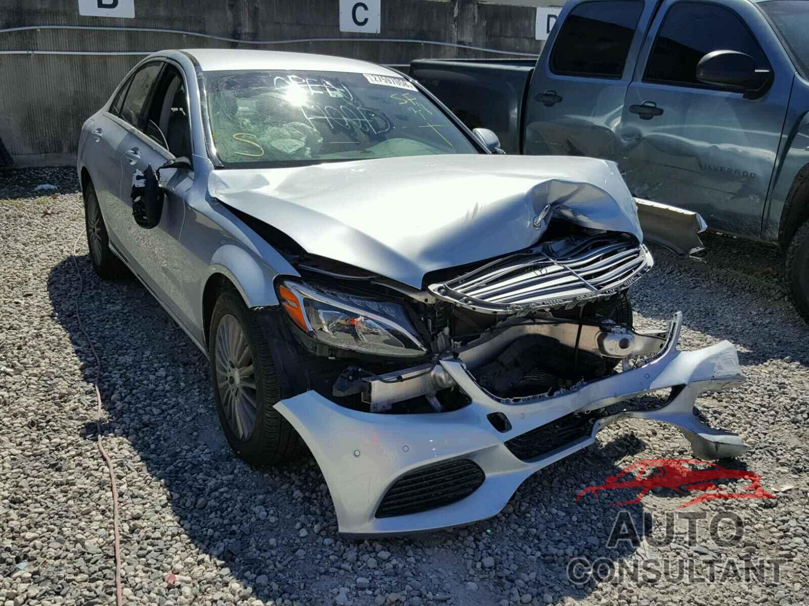 MERCEDES-BENZ C300 2015 - 55SWF4KB4FU008206