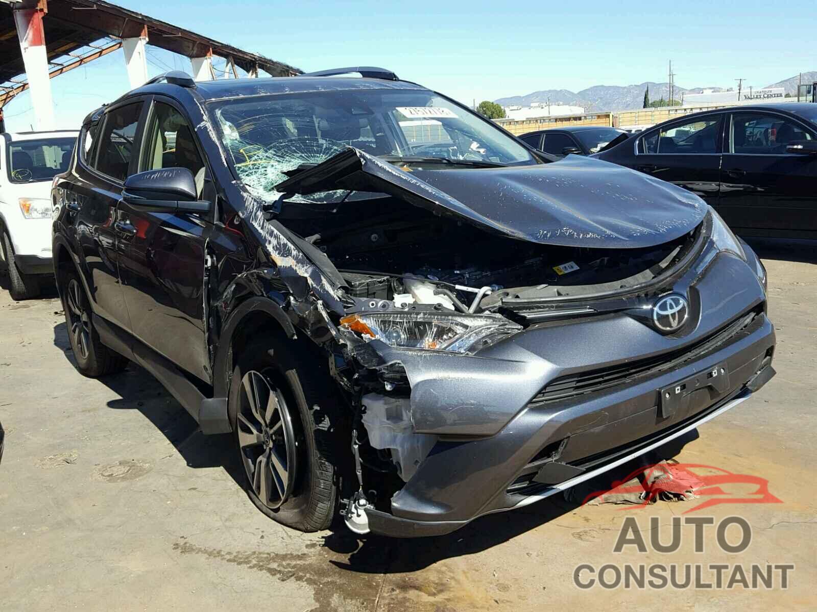 TOYOTA RAV4 2017 - JTMWFREV3HD096079