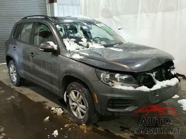 VOLKSWAGEN TIGUAN 2015 - WVGBV7AX8FW588651