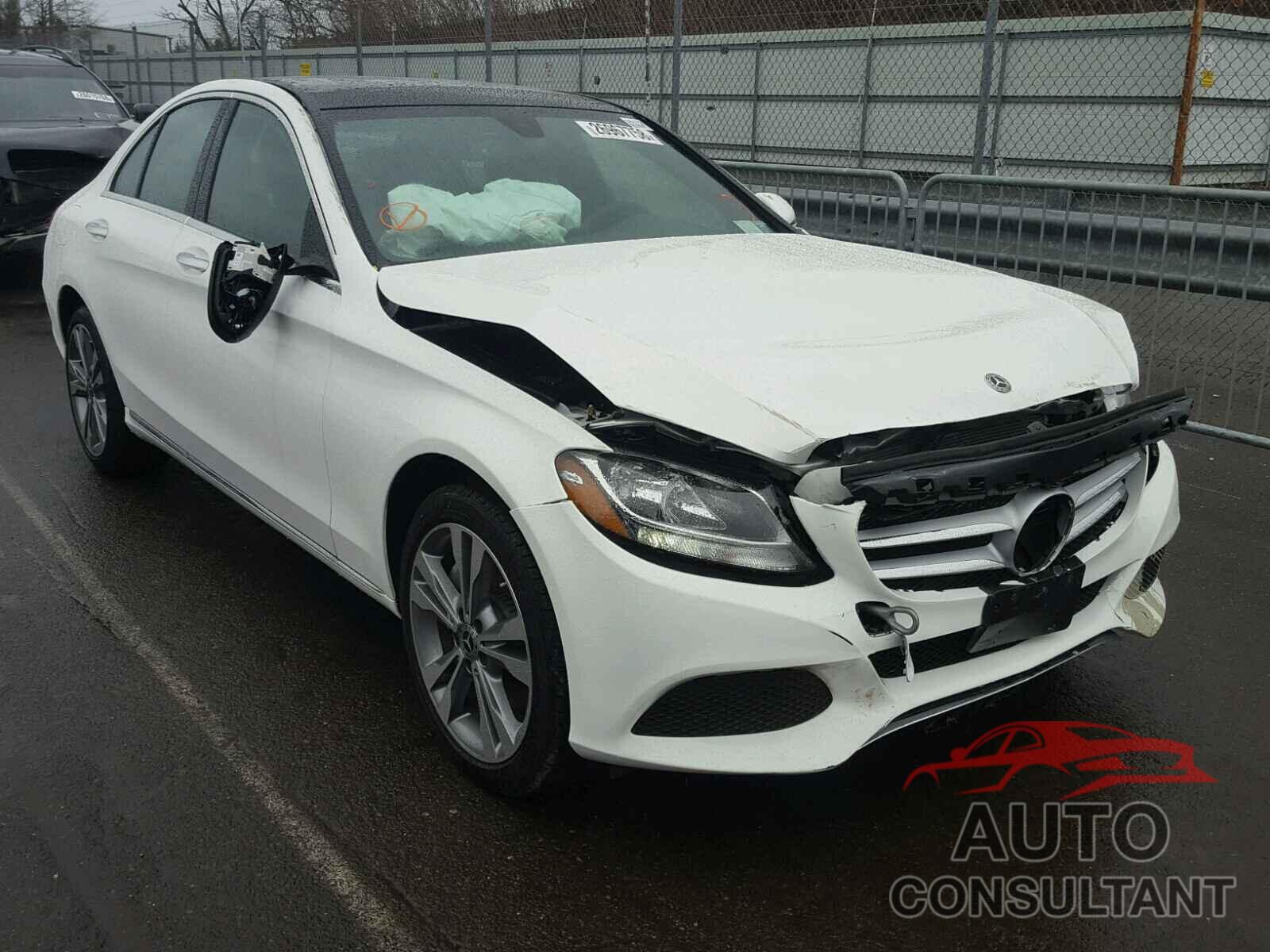 MERCEDES-BENZ C300 2018 - 55SWF4KB1JU253313