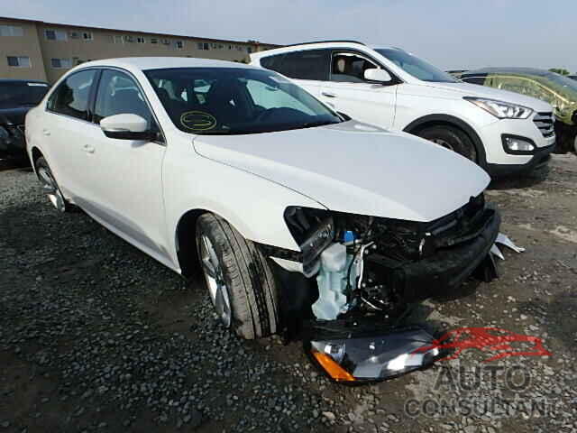 VOLKSWAGEN PASSAT 2015 - 1VWAT7A31FC085206