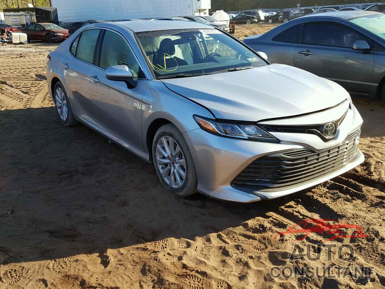 TOYOTA CAMRY 2018 - 4T1B11HK2JU020175