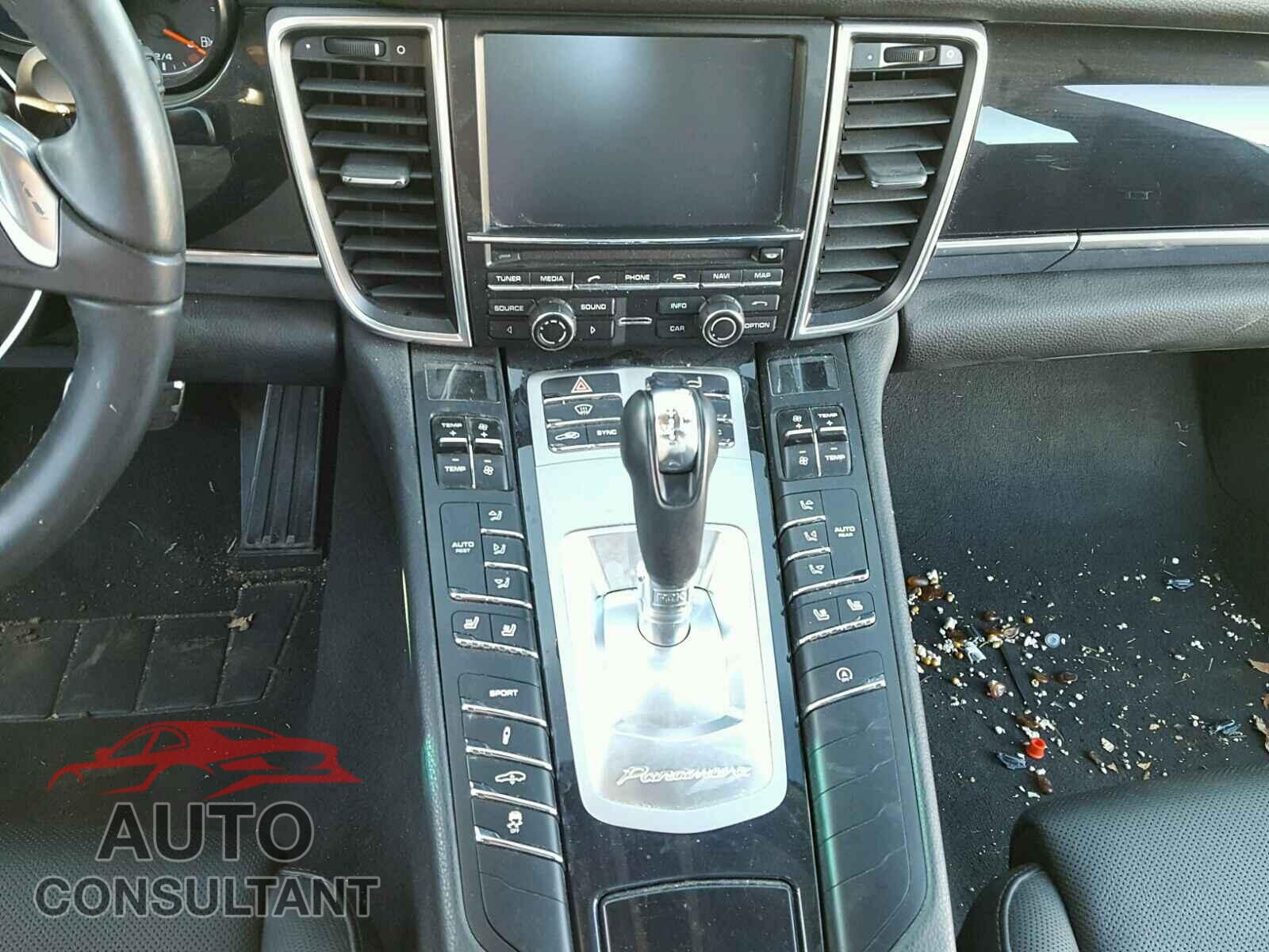PORSCHE PANAMERA 2015 - WP0AA2A79FL004595