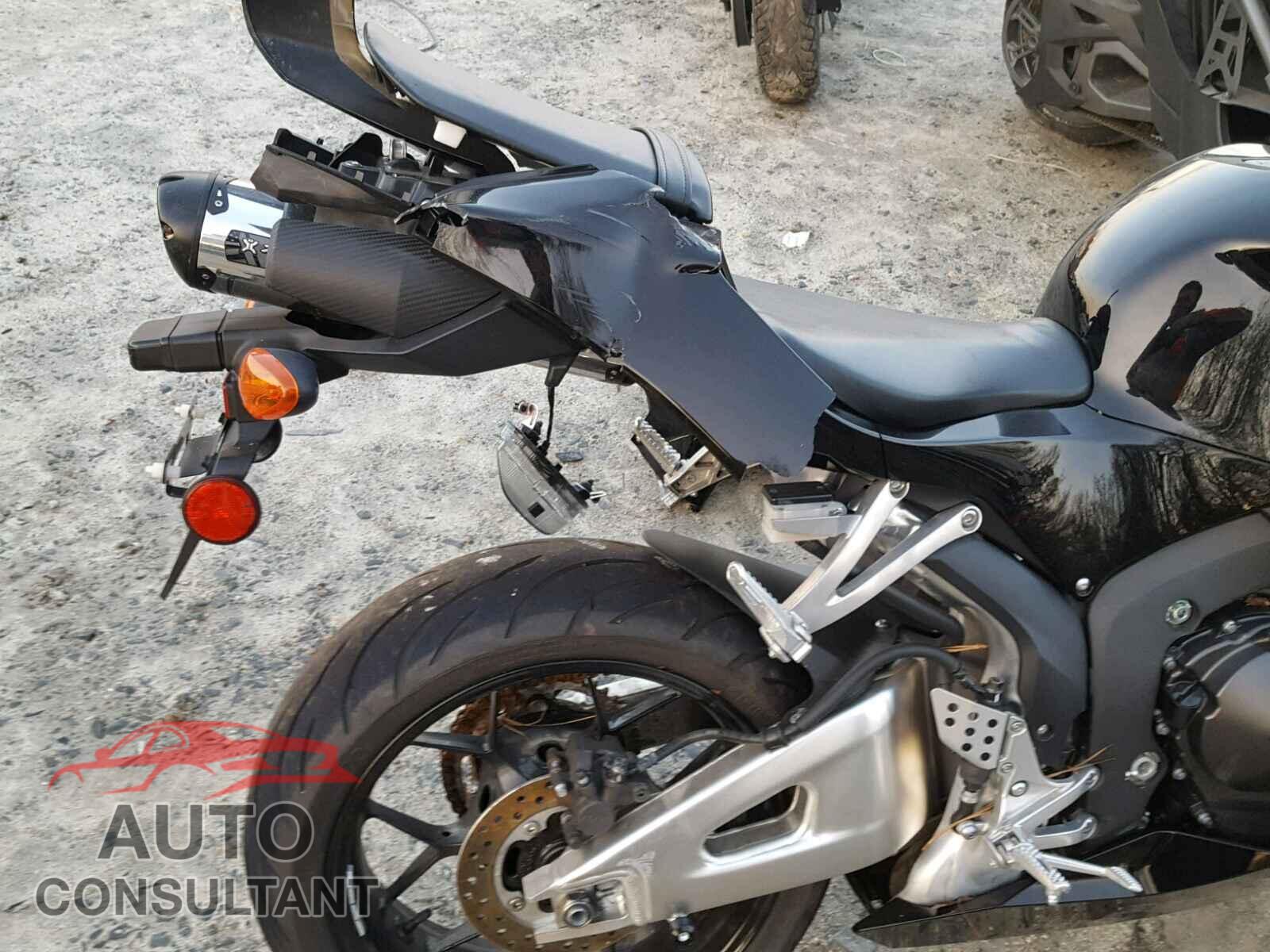 HONDA CBR CYCLE 2015 - JH2PC4001FK800419