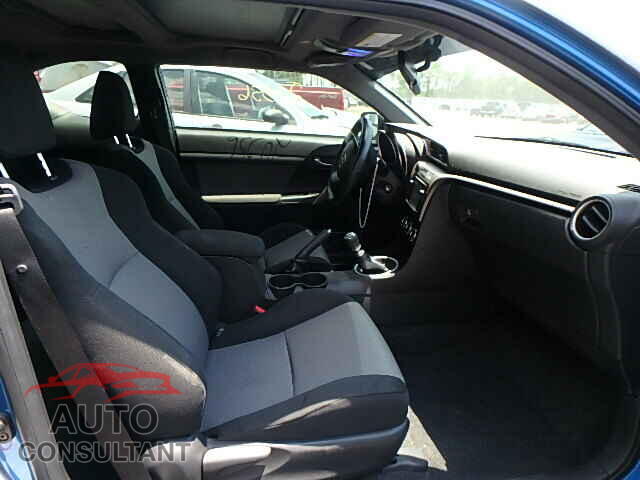 TOYOTA SCION 2015 - JTKJF5C73F3095467