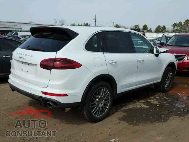PORSCHE CAYENNE 2016 - WP1AB2A29GLA93876