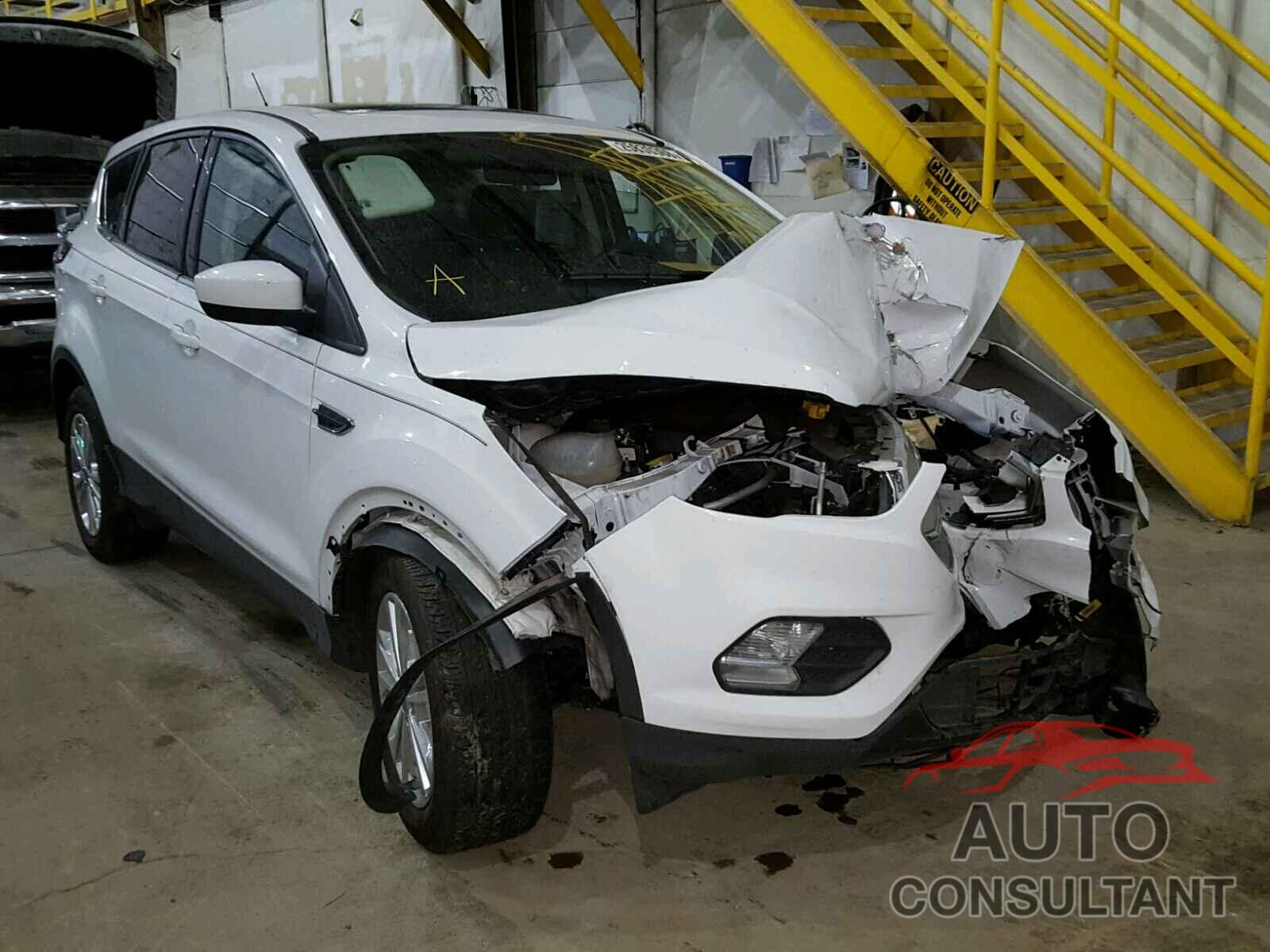 FORD ESCAPE 2017 - 1FMCU9G98HUC03289
