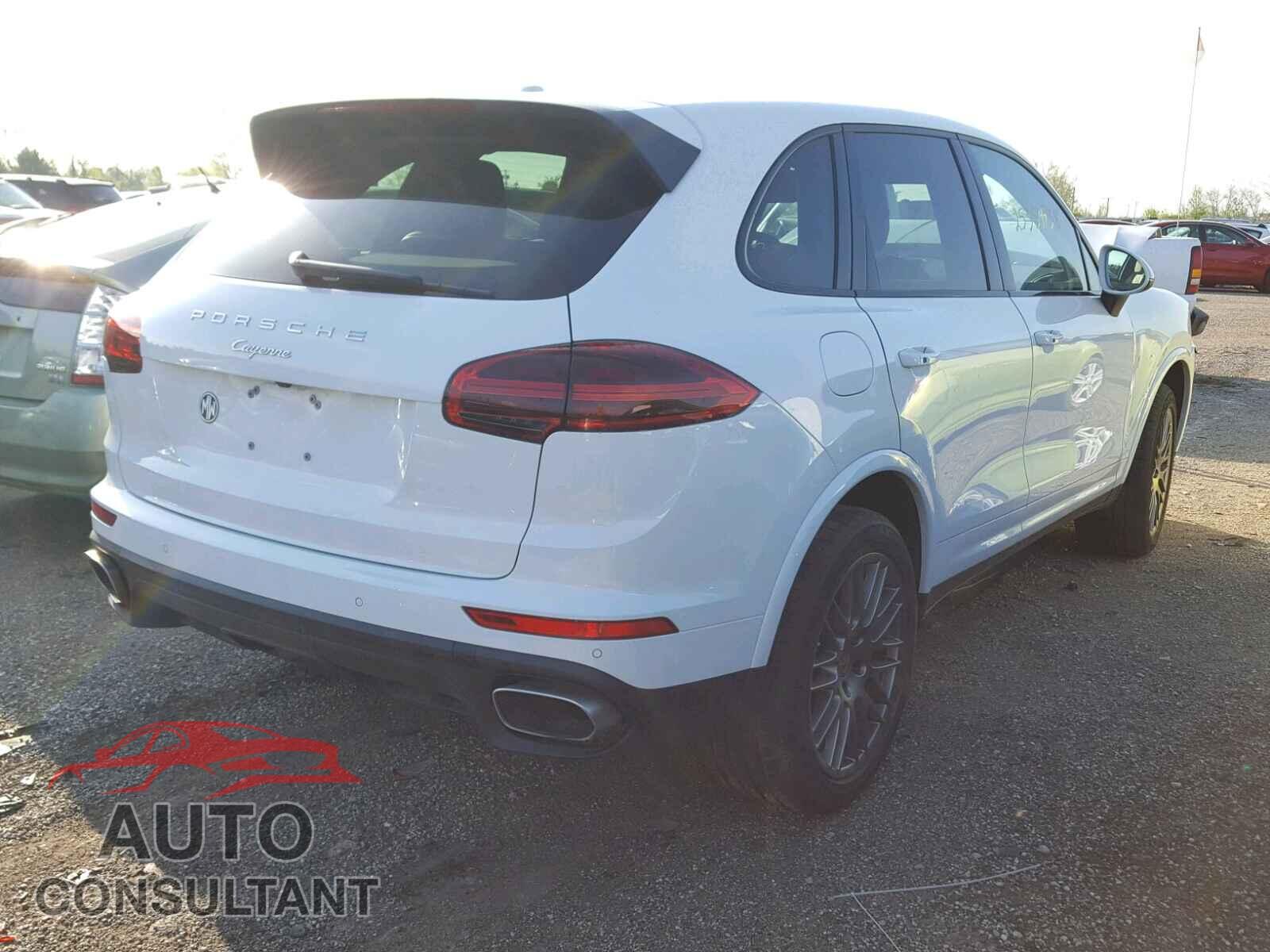 PORSCHE CAYENNE 2018 - WP1AA2A29JKA03366