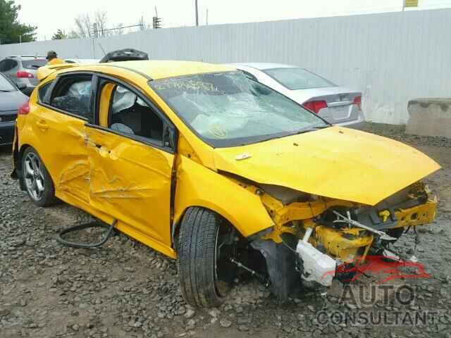 FORD FOCUS 2015 - 1FADP3L96FL239607