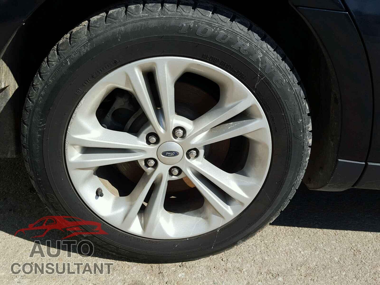 FORD TAURUS 2015 - 1FAHP2E89FG120975