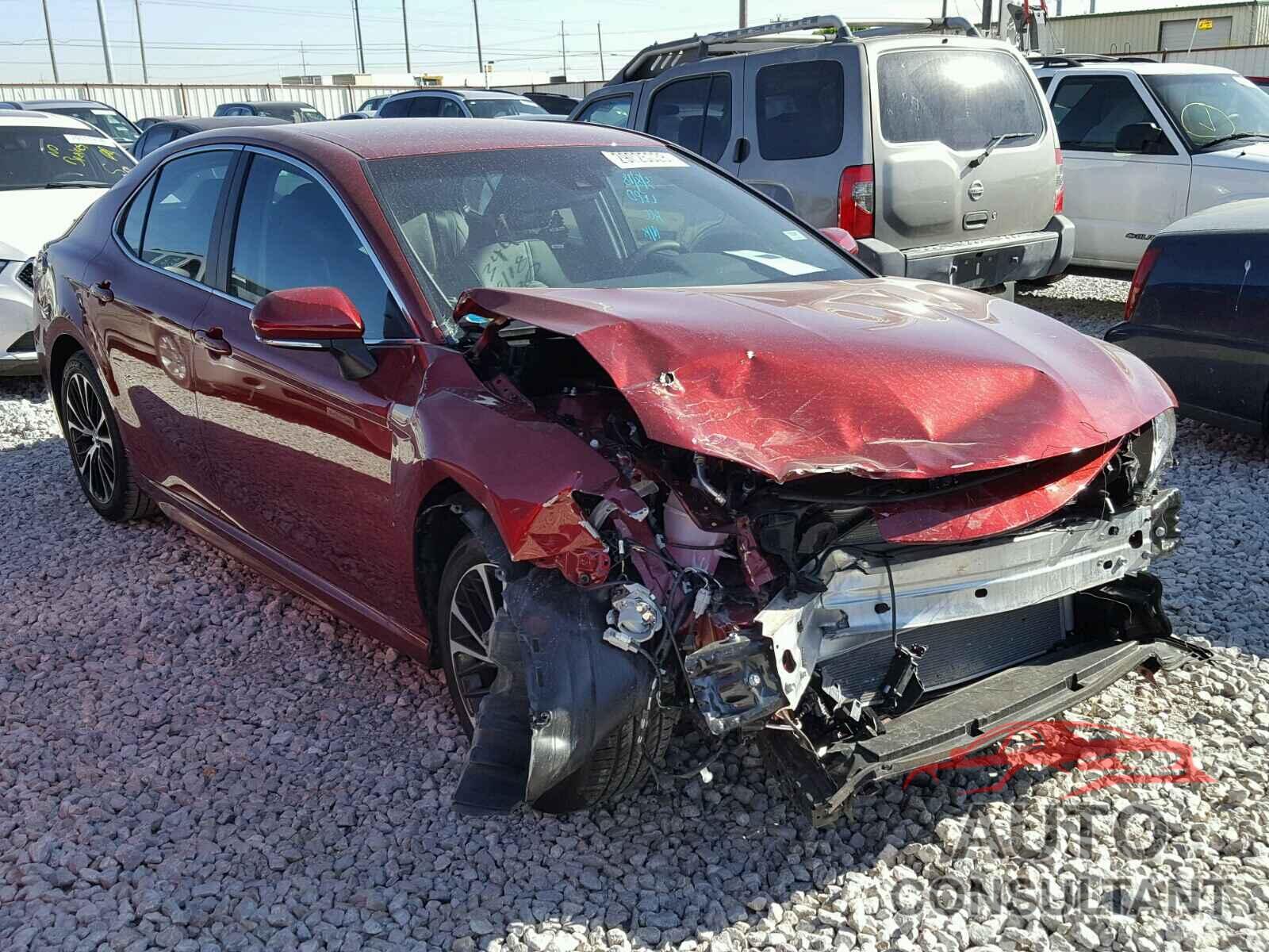 TOYOTA CAMRY 2018 - 4T1B11HK1JU534941