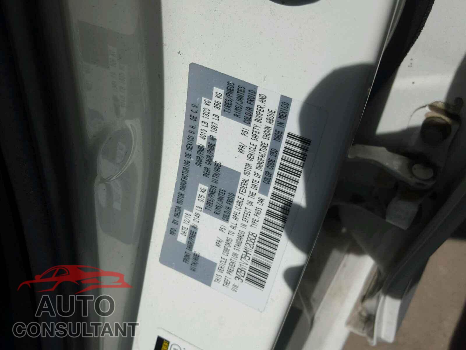 MAZDA 3 2017 - 3MZBN1V75HM120808