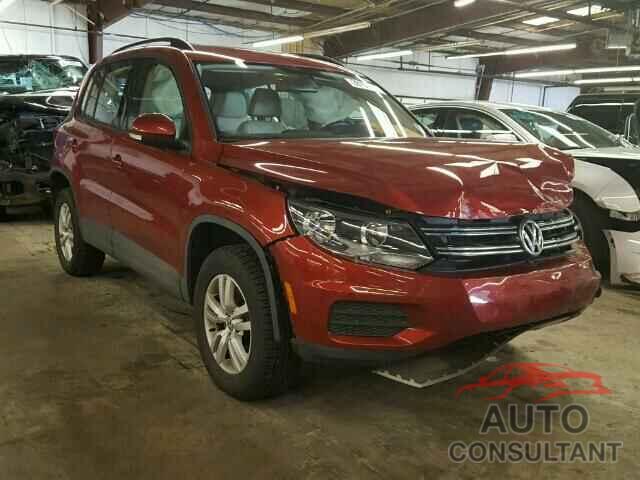 VOLKSWAGEN TIGUAN 2016 - WVGBV7AX5GW033870