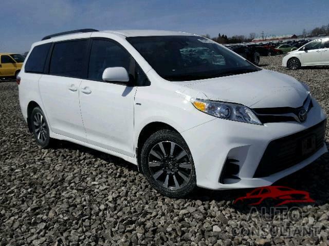 TOYOTA SIENNA 2018 - 5TDJZ3DC9JS191965