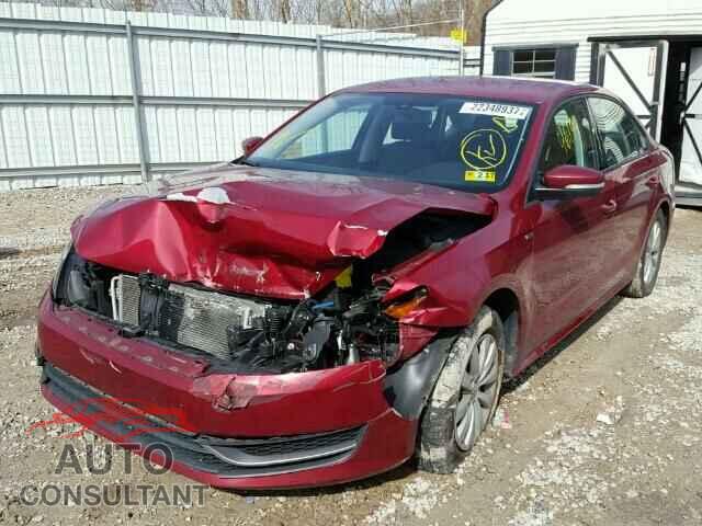 VOLKSWAGEN PASSAT 2015 - 1VWAT7A33FC046665