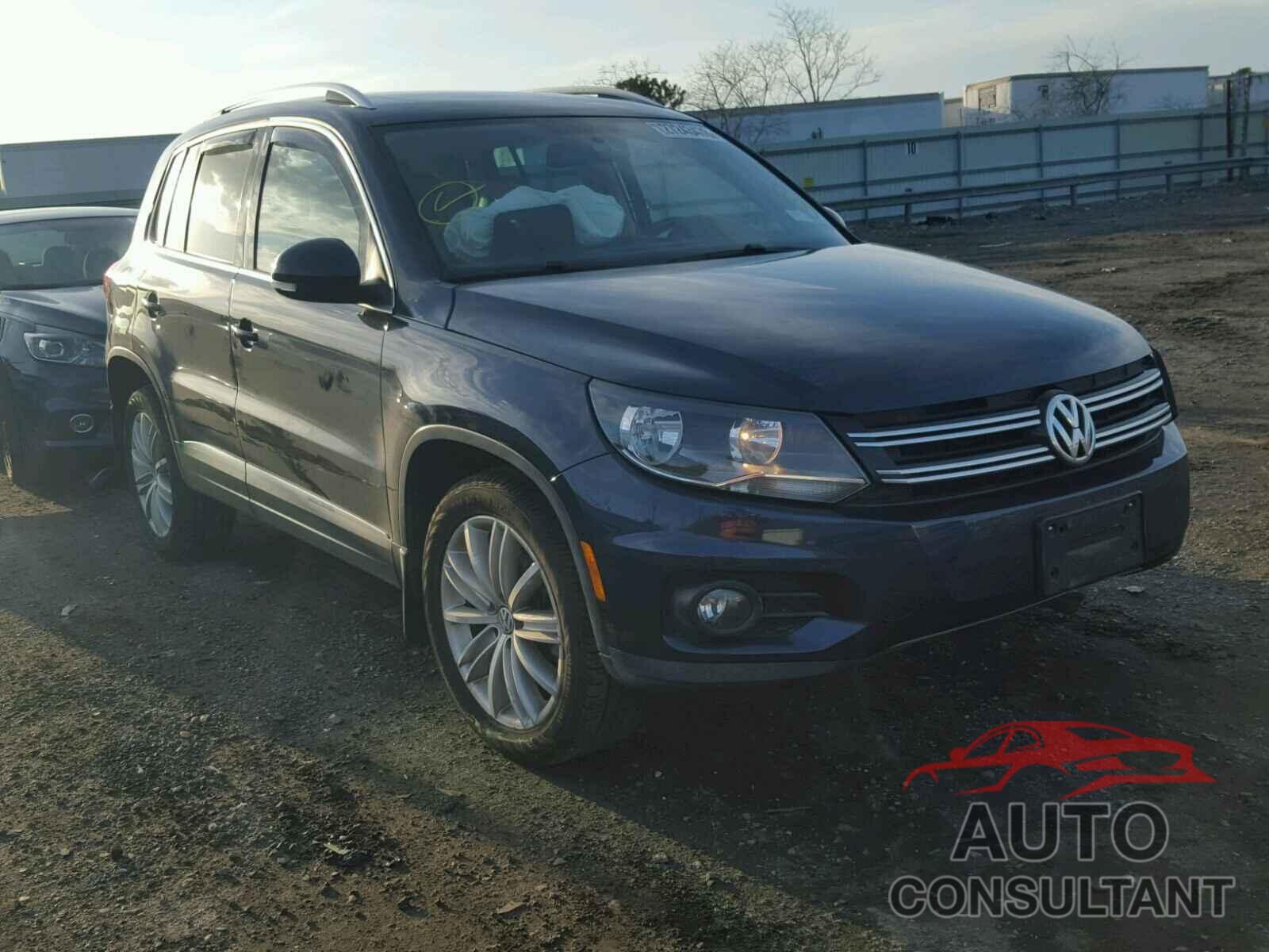 VOLKSWAGEN TIGUAN 2015 - WVGBV7AX6FW603888