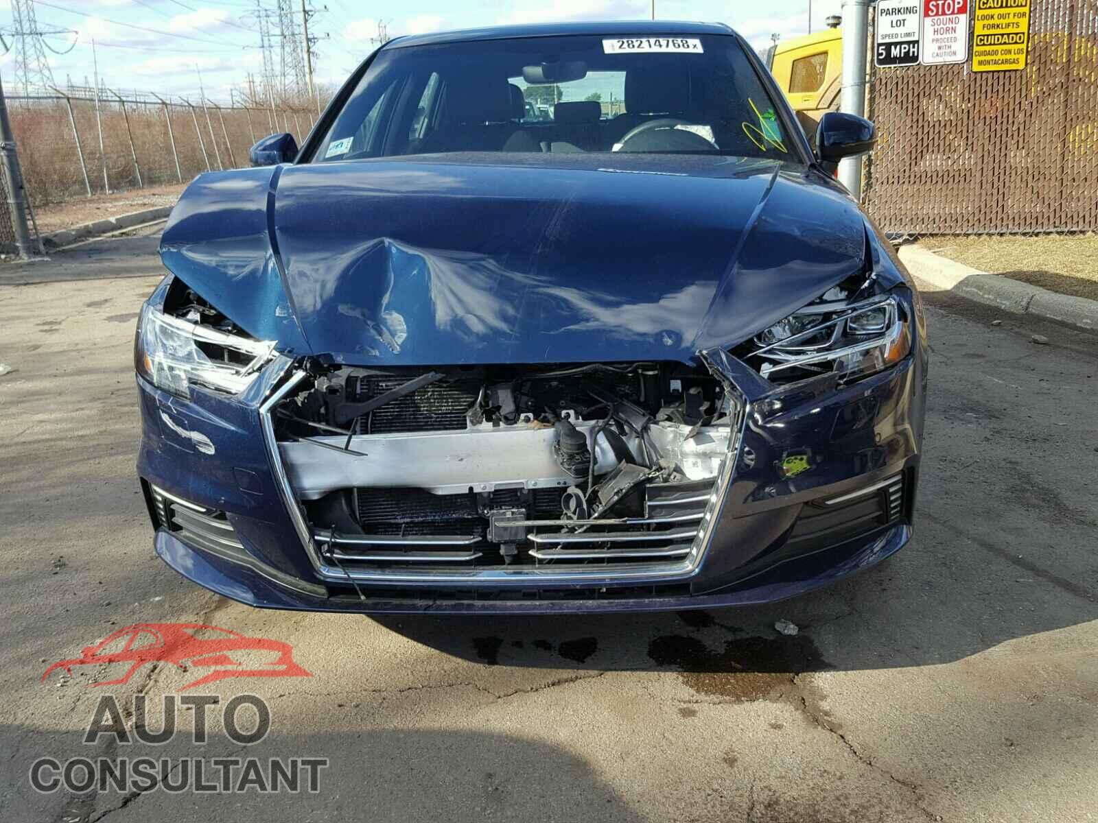 AUDI A3 2017 - WAUTPBFF4HA106521