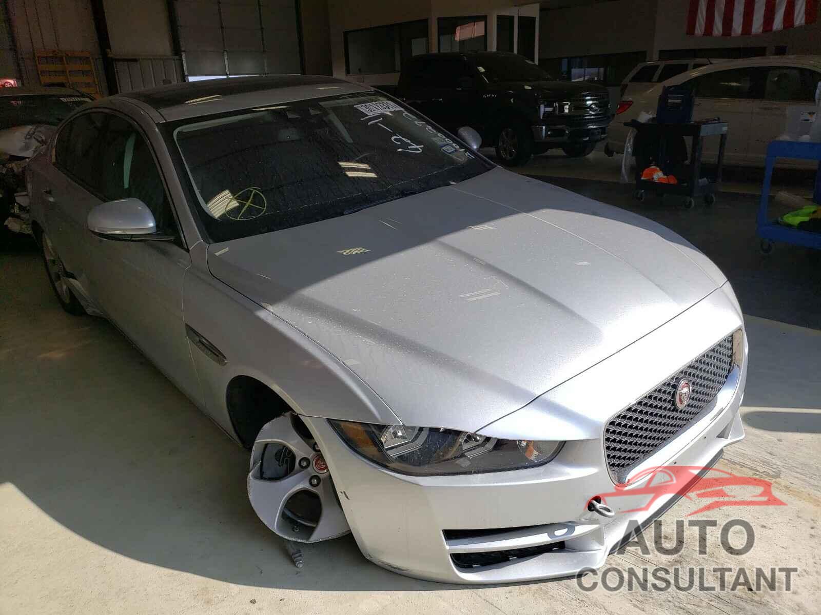 JAGUAR XE 2017 - SAJAR4BG0HA961393