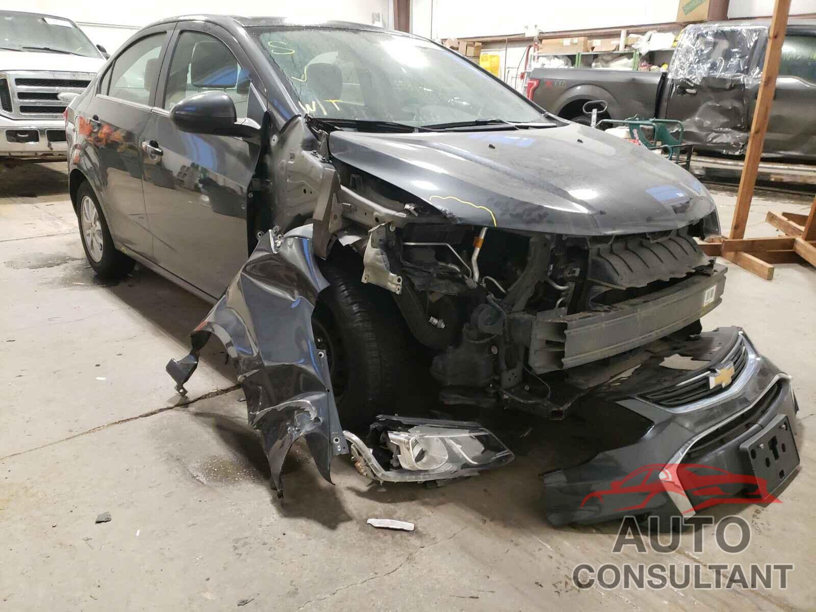 CHEVROLET SONIC 2018 - 1G1JD5SHXJ4100943