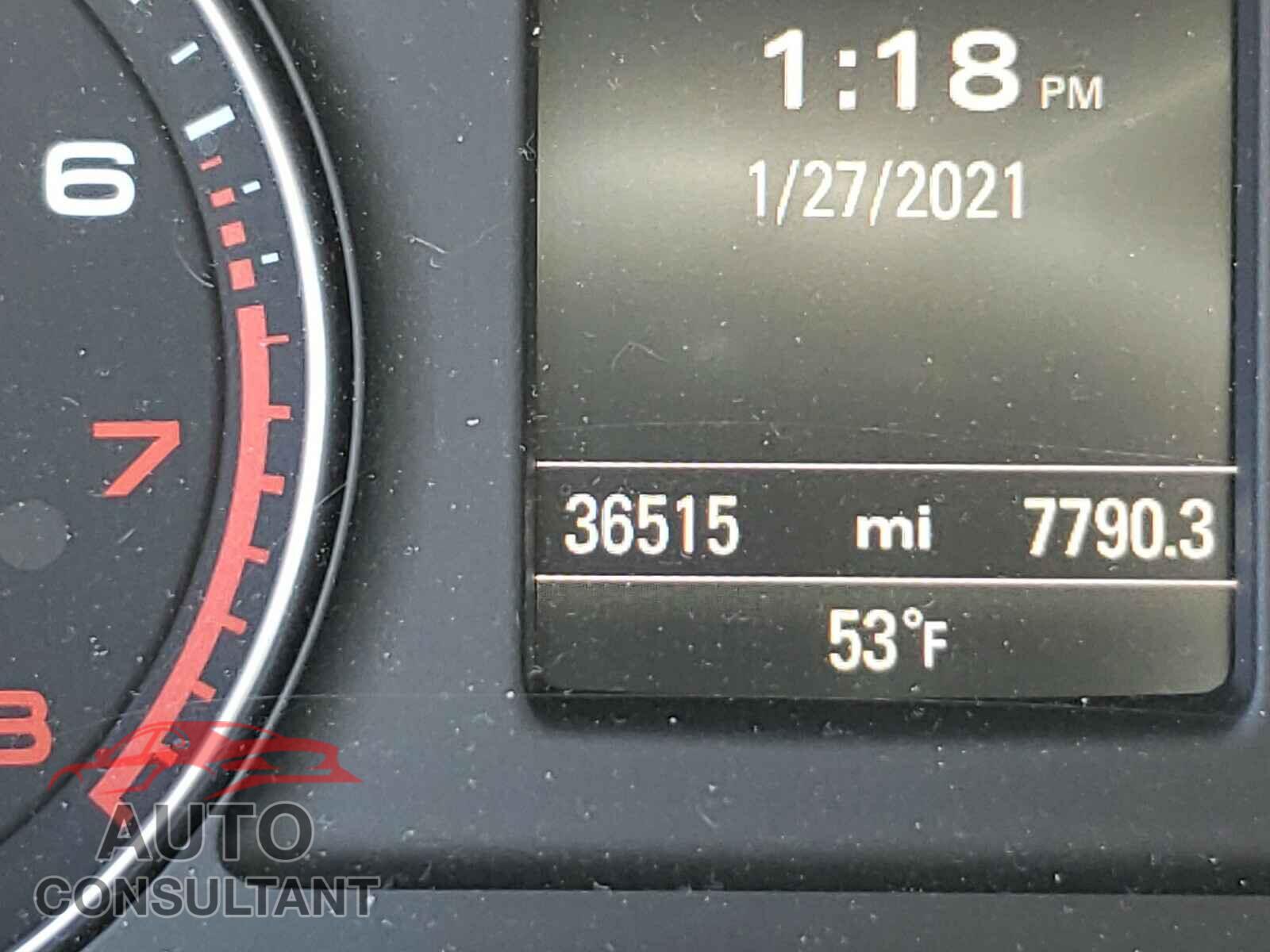 AUDI Q3 2017 - WA1HCCFS8HR017747