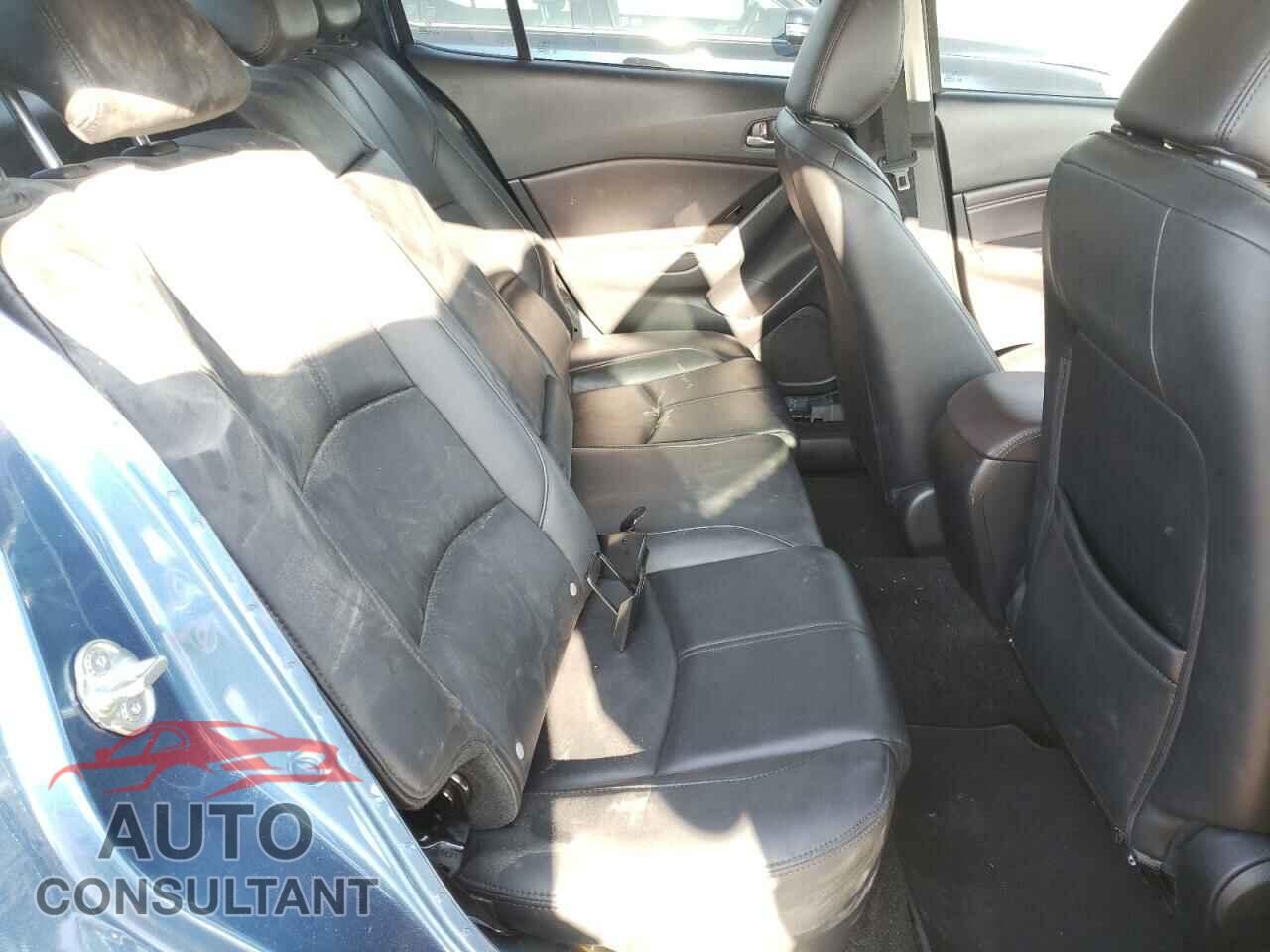 MAZDA 3 2018 - 3MZBN1V36JM214893