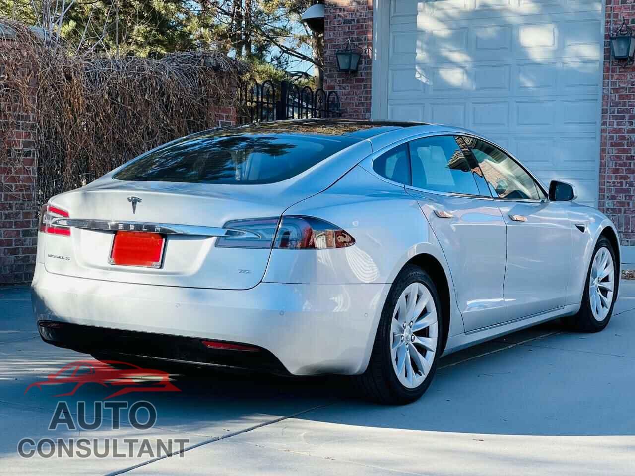 TESLA MODEL S 2017 - 5YJSA1E18HF209965