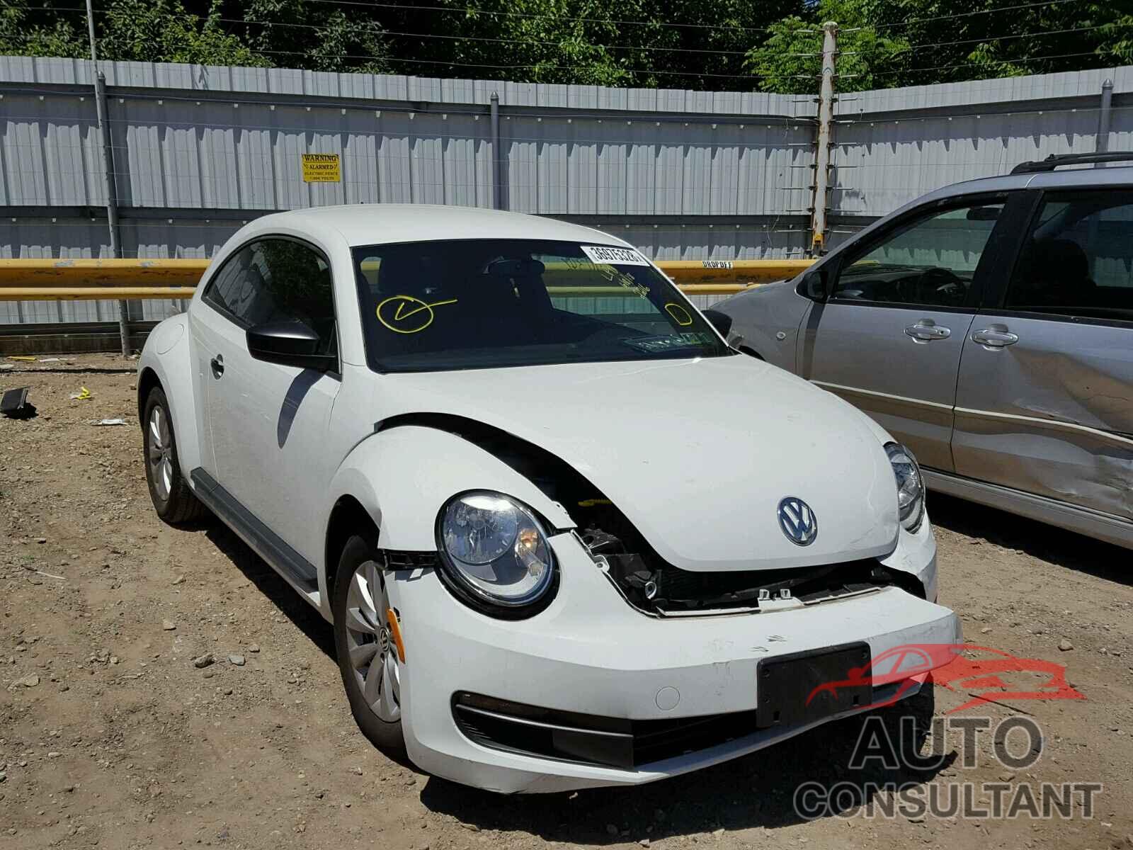 VOLKSWAGEN BEETLE 2015 - 3VWF17AT9FM632216