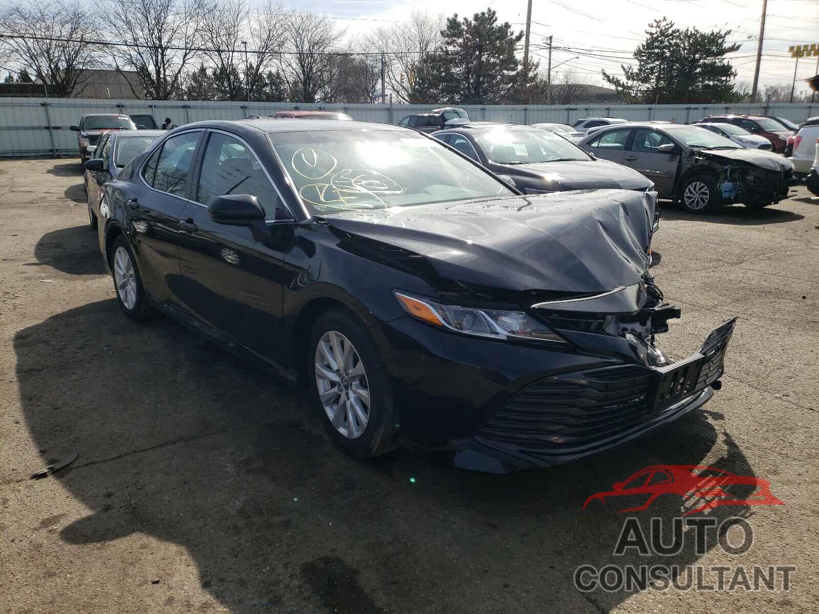 TOYOTA CAMRY 2018 - 4T1B11HK6JU506522