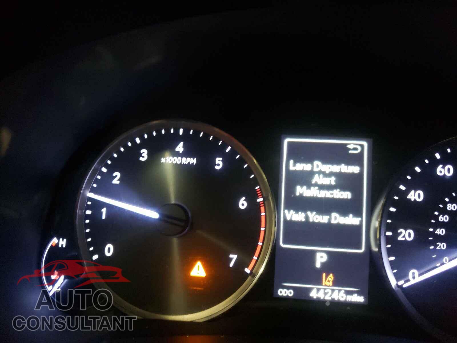 LEXUS IS 2017 - JTHBA1D2XH5044916