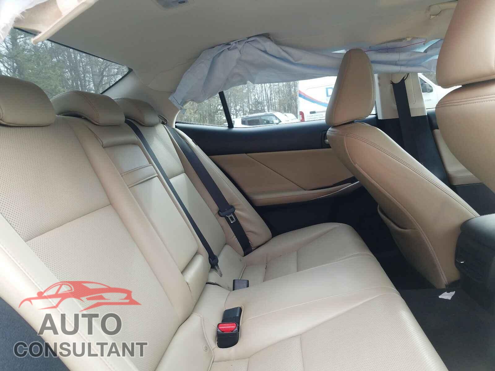 LEXUS IS 2017 - JTHBA1D20H5042074