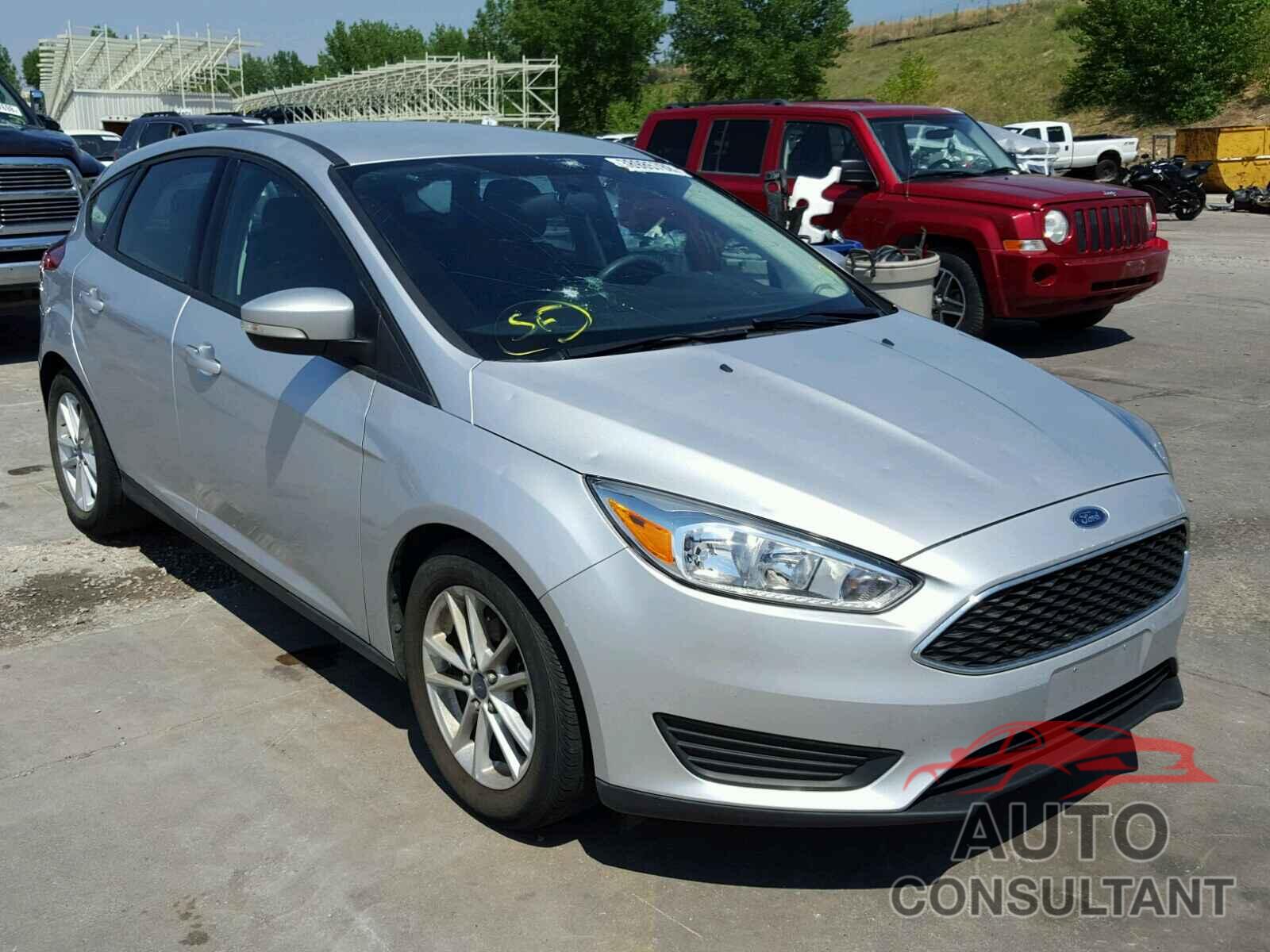 FORD FOCUS 2015 - 1FADP3K29FL300596