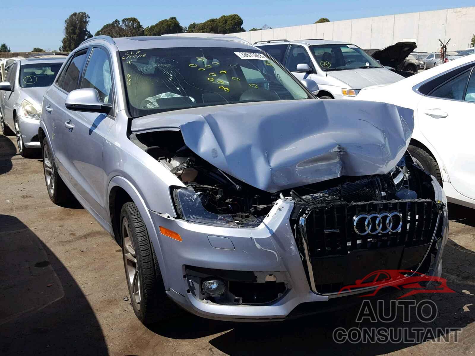 AUDI Q3 2015 - WA1GFCFS5FR009458