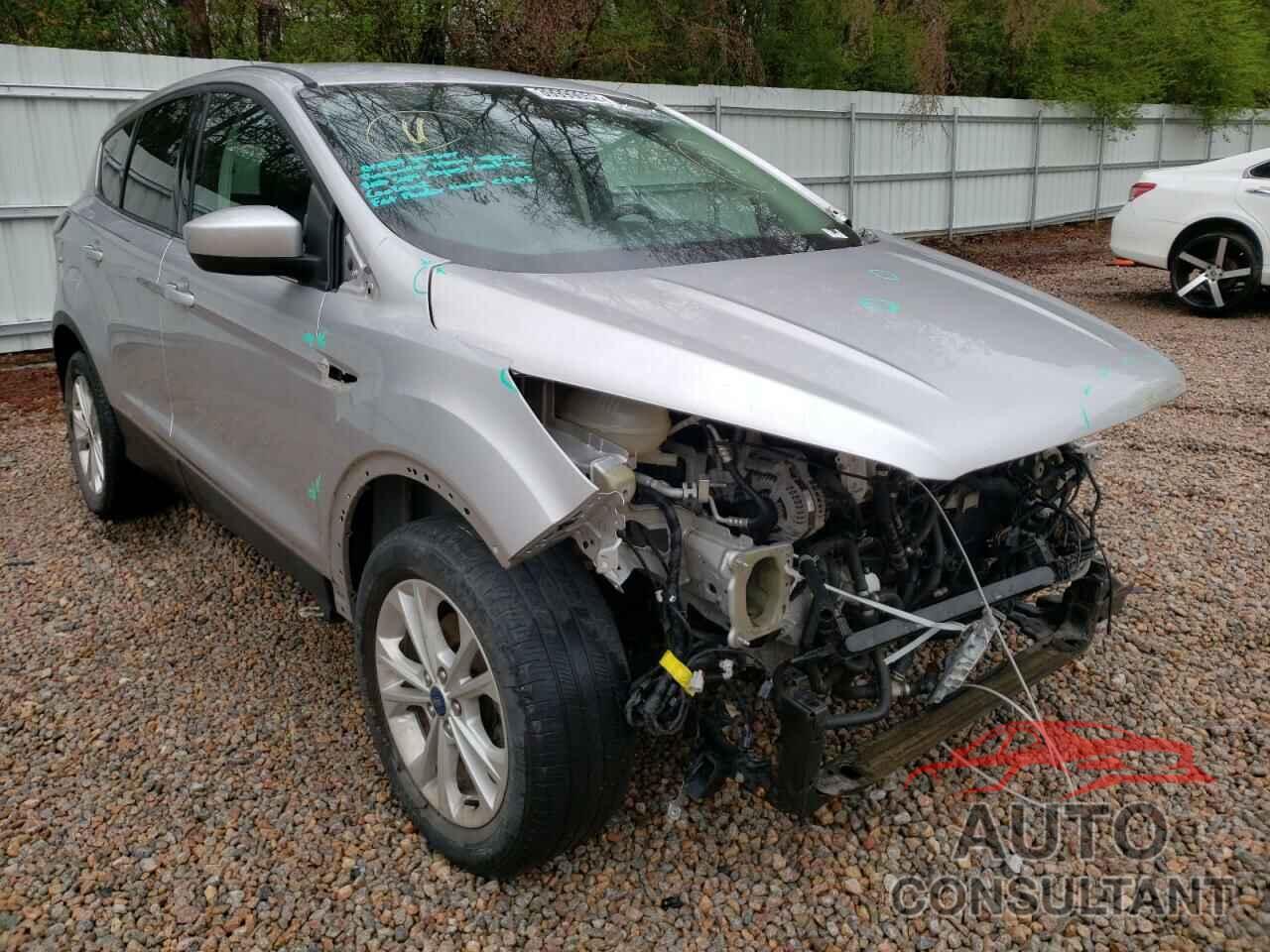 FORD ESCAPE 2017 - 1FMCU0GD8HUA52471