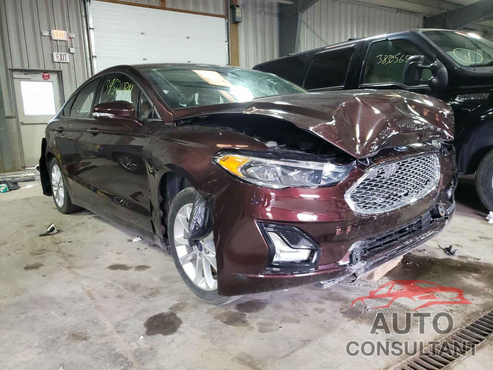 FORD FUSION 2019 - 3FA6P0SU2KR144003