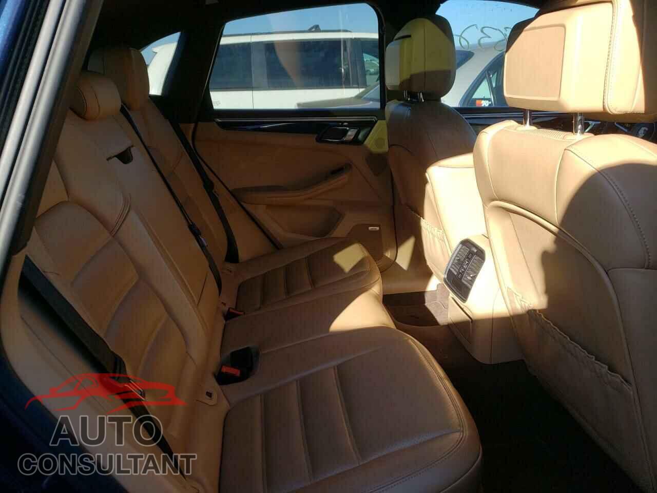 PORSCHE MACAN 2016 - WP1AF2A51GLB93047