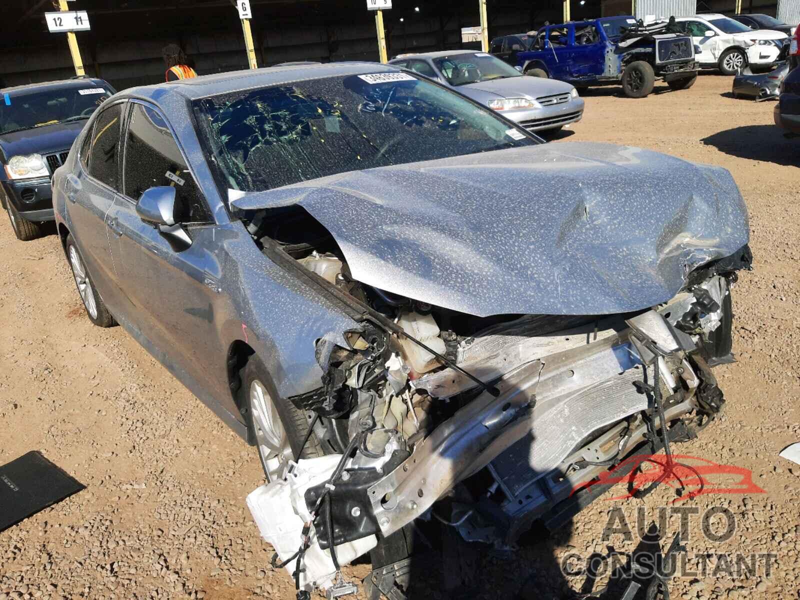 TOYOTA CAMRY 2018 - 4T1B21HKXJU005842