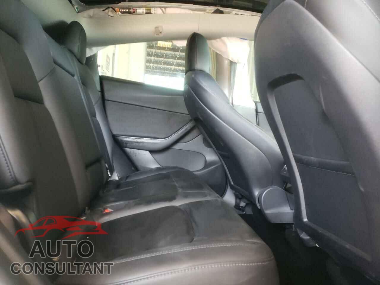 TESLA MODEL Y 2021 - 5YJYGDEE7MF079846