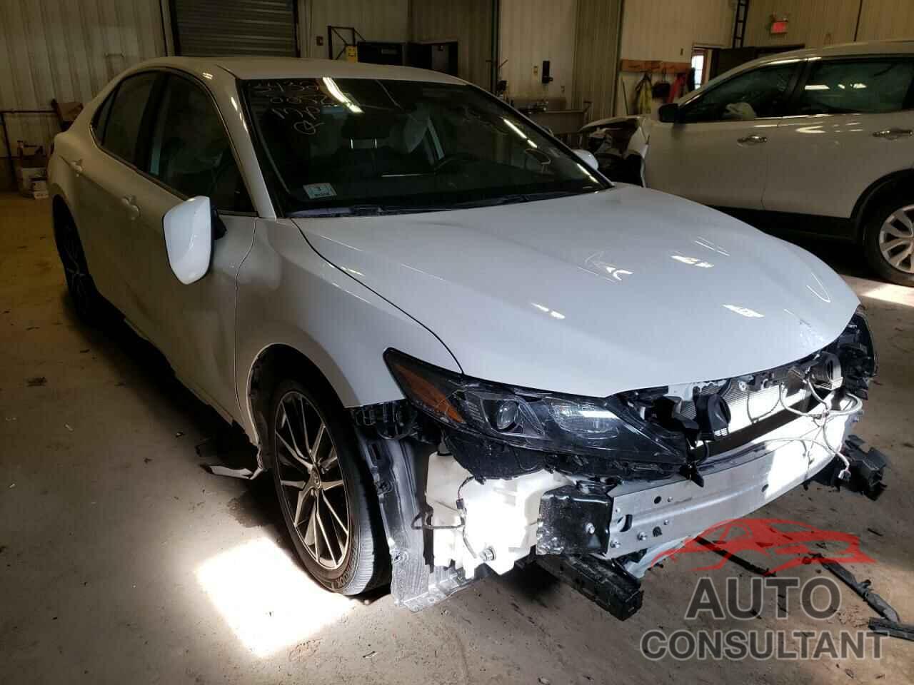 TOYOTA CAMRY 2021 - 4T1G11AK0MU558846